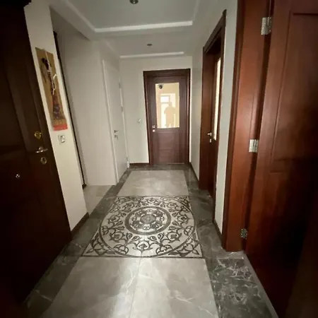 Nadide Sokak D:5 1+1 דירה