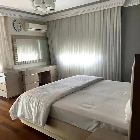Nadide Sokak D:5 1+1 Apartment *